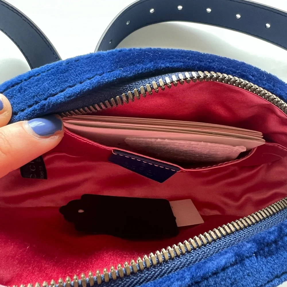 BRAND NEW Gucci GG Marmont Belt Bag Matelasse Cobalt Blue Velvet with Dustbag - Picture 10 of 13